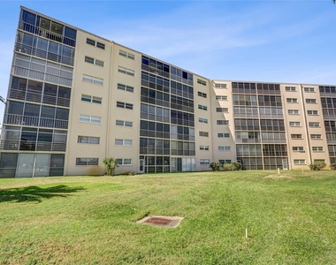 4040 Ironwood Circle - Photo Thumbnail 2
