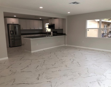 345 Parkland Avenue - Photo Thumbnail 6