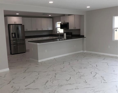 345 Parkland Avenue - Photo Thumbnail 5