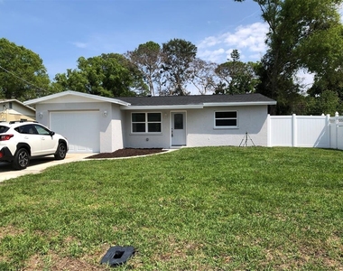 345 Parkland Avenue - Photo Thumbnail 24