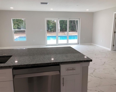 345 Parkland Avenue - Photo Thumbnail 2