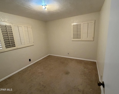 8208 Dempsey Avenue - Photo Thumbnail 3