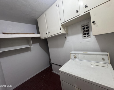 8208 Dempsey Avenue - Photo Thumbnail 4