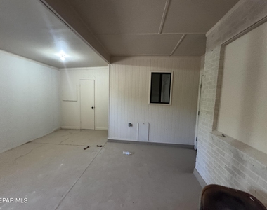 8208 Dempsey Avenue - Photo Thumbnail 6