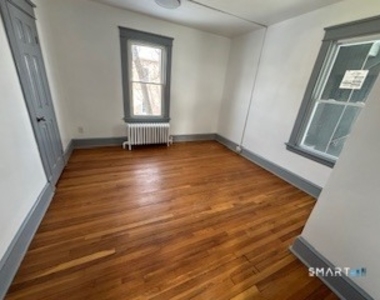 14 Guilfoile Street - Photo Thumbnail 10
