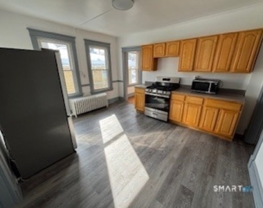 14 Guilfoile Street - Photo Thumbnail 4