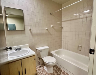 210 Electric Ave - Photo Thumbnail 7