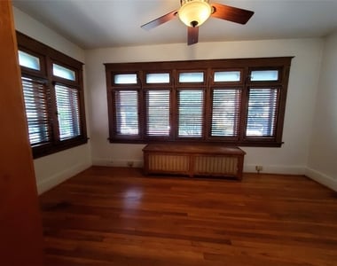222 Morewood Ave - Photo Thumbnail 7