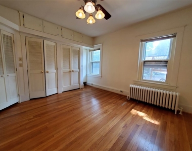 222 Morewood Ave - Photo Thumbnail 4
