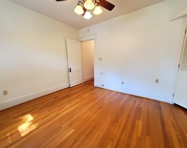 222 Morewood Ave - Photo Thumbnail 5