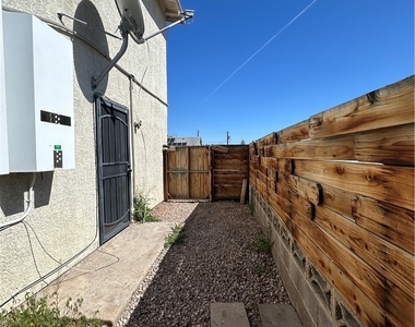 1709 Shadow Mountain Place - Photo Thumbnail 9
