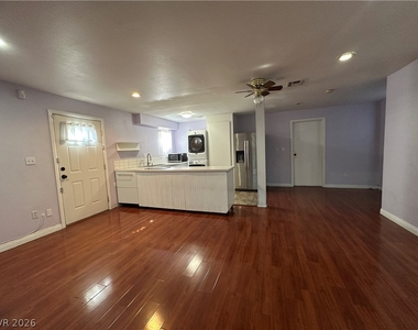 1709 Shadow Mountain Place - Photo Thumbnail 3