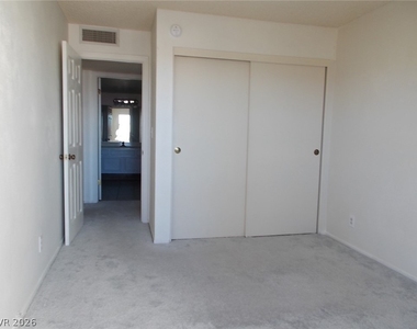 687 Marina Drive - Photo Thumbnail 13