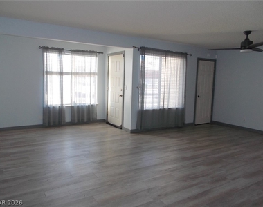 687 Marina Drive - Photo Thumbnail 3