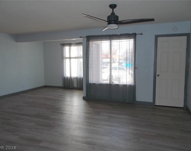687 Marina Drive - Photo Thumbnail 4