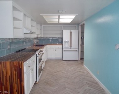 687 Marina Drive - Photo Thumbnail 6