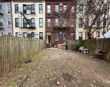 367 Menahan Street - Photo Thumbnail 8