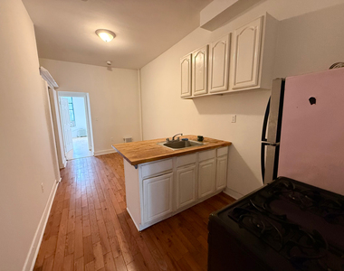 367 Menahan Street - Photo Thumbnail 2