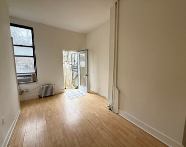 367 Menahan Street - Photo Thumbnail 6