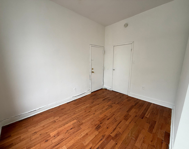 367 Menahan Street - Photo Thumbnail 4