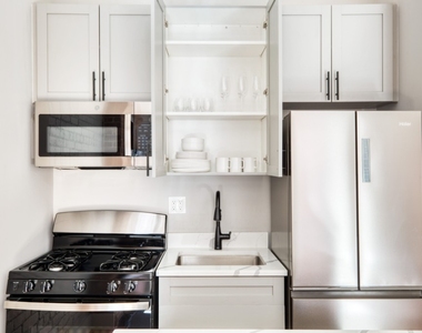 273 W 10th St - Photo Thumbnail 6