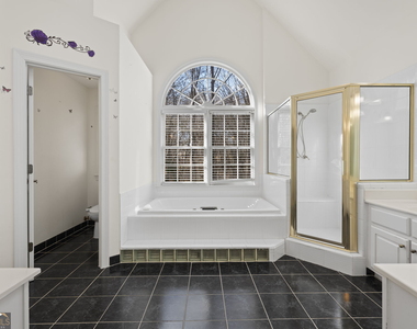 3535 Greenshire Court - Photo Thumbnail 13