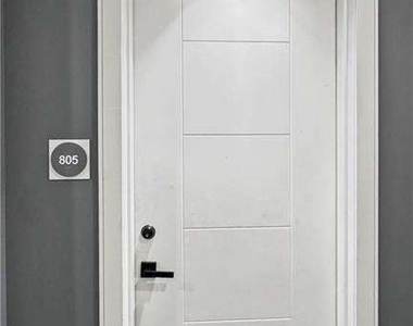 788 W Marietta Street Nw - Photo Thumbnail 1