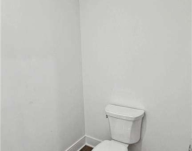 788 W Marietta Street Nw - Photo Thumbnail 9