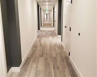 788 W Marietta Street Nw - Photo Thumbnail 2