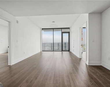 788 W Marietta Street Nw - Photo Thumbnail 4