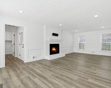 313 Summit Ridge Drive - Photo Thumbnail 6