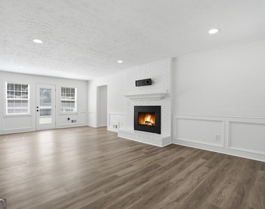 313 Summit Ridge Drive - Photo Thumbnail 3