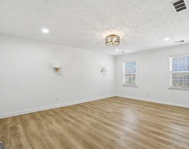 313 Summit Ridge Drive - Photo Thumbnail 10