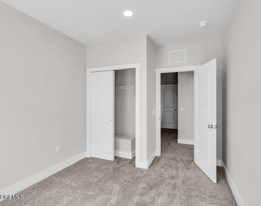 201 Sunset Avenue - Photo Thumbnail 17