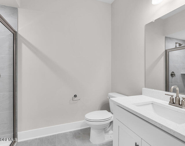 201 Sunset Avenue - Photo Thumbnail 10