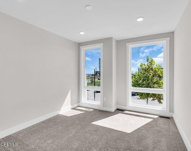 201 Sunset Avenue - Photo Thumbnail 13