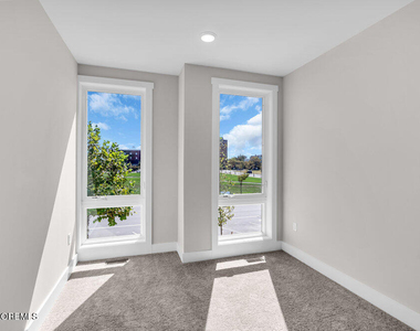 201 Sunset Avenue - Photo Thumbnail 16
