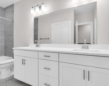201 Sunset Avenue - Photo Thumbnail 12
