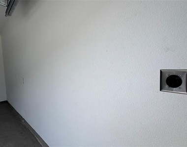 2546 Campden Mews - Photo Thumbnail 12