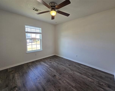 6403 Jennie Lane - Photo Thumbnail 20