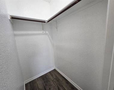 6403 Jennie Lane - Photo Thumbnail 24