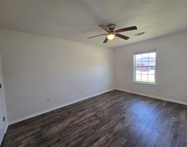 6403 Jennie Lane - Photo Thumbnail 23