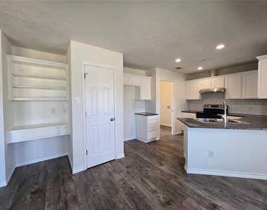 6403 Jennie Lane - Photo Thumbnail 9