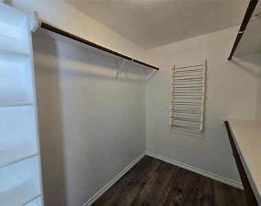 6403 Jennie Lane - Photo Thumbnail 17