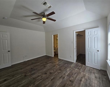 6403 Jennie Lane - Photo Thumbnail 16