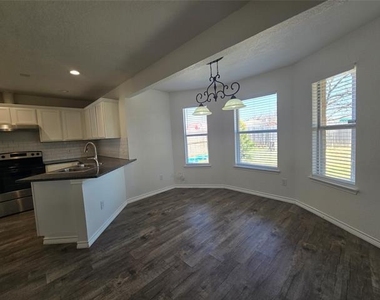 6403 Jennie Lane - Photo Thumbnail 7