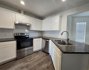 6403 Jennie Lane - Photo Thumbnail 11