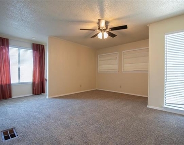 3121 Sondra Drive - Photo Thumbnail 10