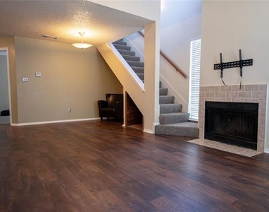 3121 Sondra Drive - Photo Thumbnail 2