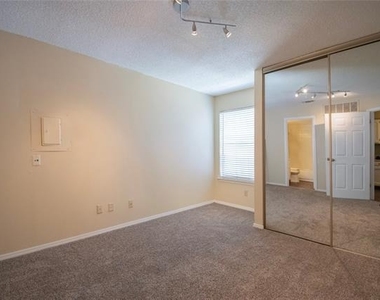 3121 Sondra Drive - Photo Thumbnail 5